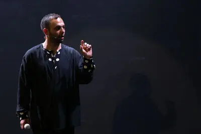 «برداشت آخر» صابر ابر در تئاتر