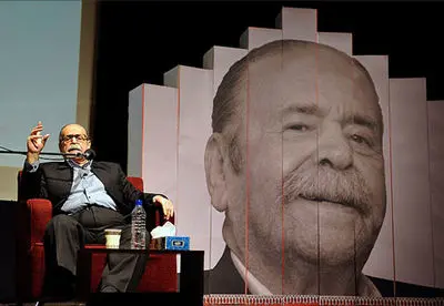 پیامک‌بازی انتظامی و کشاورز؛ کوچک‌ات؛ عزت / بزرگداشت پدرسالار با حضور صمیمی هنرمندان