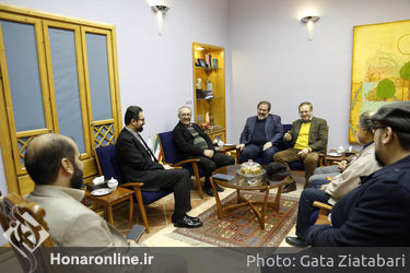 بازدید معاون هنری وزارت فرهنگ و ارشاد اسلامی از نمایشگاه سرو نقره ای