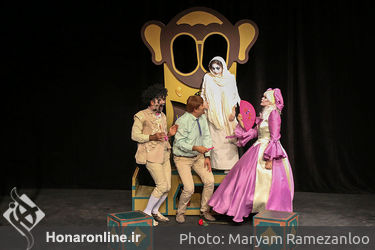 اجرای نمایش "سرزمین تهی سران" در تماشاخانه مهرگان