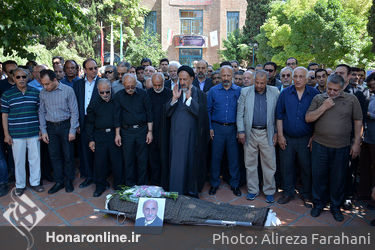 مراسم تشییع پیکر علیرضا سلطانی شاد از مقابل خانه هنرمندان