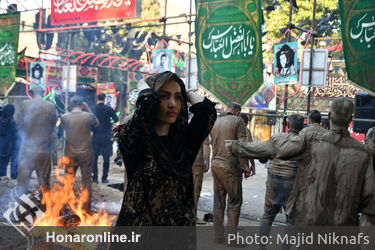 گِل‌مالی آیین کهن عزاداری عاشورا در لرستان‎