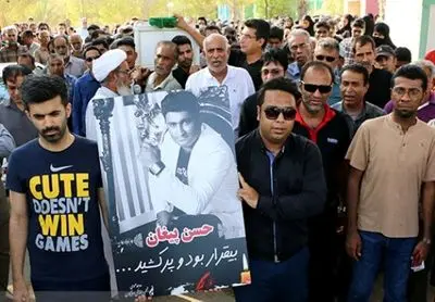 خاکسپاری خواننده پاپ کشور در قطعه مفاخر استان هرمزگان