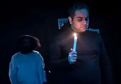 یک اجرای مبهم / نگاهی به نمایش "کانفیدنشیال" به کارگردانی محسن قصری و سپیده گل‌تراش‌نژاد