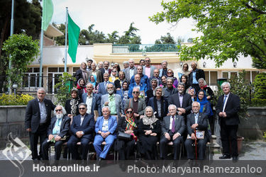 تجلیل از هنرمندان پیشکسوت متولد اردیبهشت ماه