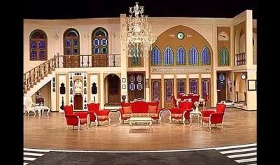 خواننده مشکی‌پوش به "دورهمی" رفت