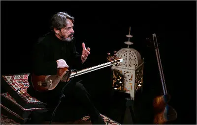 حسین علیزاده: نمی‌توانند ما را از ساز جدا کنند / اگر موسیقی را از ملت بگیریم، دلشان را گرفته‌ایم