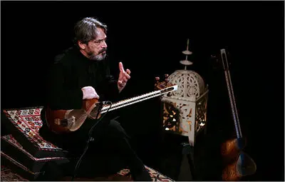 حسین علیزاده: نمی‌توانند ما را از ساز جدا کنند / اگر موسیقی را از ملت بگیریم، دلشان را گرفته‌ایم