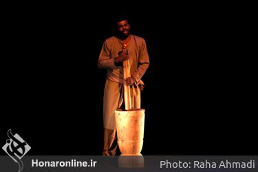 اجرای نمایش‌ «مدق الحنا» از کشور عمان در چهل و یکمین جشنواره تئاتر فجر - تالار وحدت