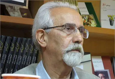 موراکامی دست از سرم بر نمی‌دارد / گفت‌و‌گو با مهدی غبرایی