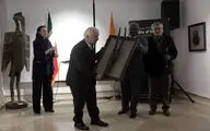  تجلیل از خسرو سینایی در اختتامیه نمایشگاه صورتک و آثار حجم قبایل ساحل عاج