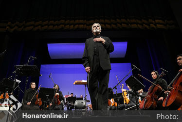 اجرای ارکستر ملی ایران به رهبری فریدون شهبازیان در تالار وحدت
