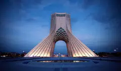 چالش پارکینگ برج آزادی بحرانی‌تر شد