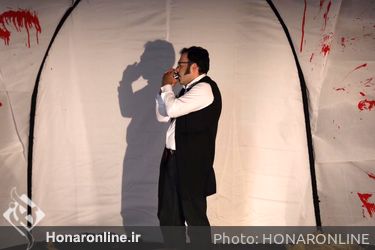 نمايش "سرزمين پدرى" در تالار سایه مجموعه تیاترشهر