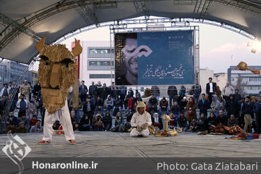 نمایش های خیابانی روز چهارم جشنواره تئاتر فجر
