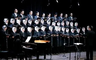 گروه کر ارکستر سمفونیک در آستانه آغاز به کار