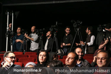 ضیافت شام هنرآنلاین برای خبرنگاران خارجی مقیم تهران و میهمان بیست و سومین نمایشگاه مطبوعات