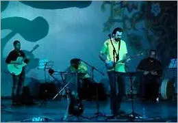 نیوش نخستین کنسرت ساحلی را برگزار می‌کند