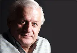 اکبر عالمی: پرچم ایران باید در مرکز توجه جهانیان قرار گیرد