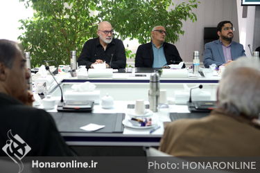 نشست دبیر عالی شورای انقلاب فرهنگی با تعدادی از هنرمندان تئاتر