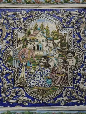 نمونه ای از کاشی های موزه مقدم