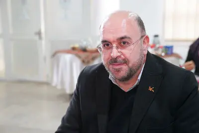 برای انتقال پیام باید مجهز به تکنیک بود