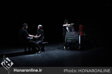 نمایش "شبی بیرون از خانه" در تماشاخانه مهرگان