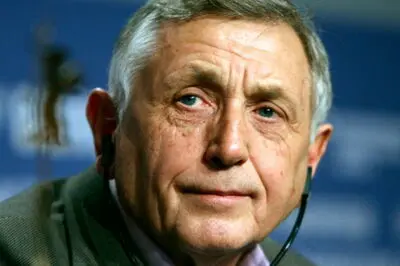  Jiri Menzel, Oscar-winning Czech director dies at 82