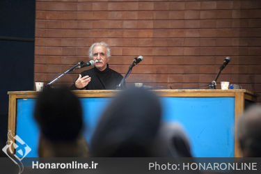 نشست فیلم ناقوس‌ها و صلیب از سلسه فیلم‌های سینما نقاشی