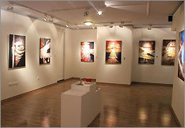 واقع‌نمایی‌های مقیم‌نژاد به روی دیوار می‌رود 