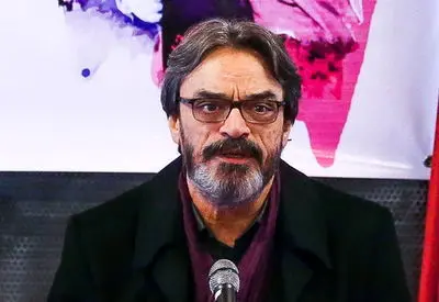 حسین علیزاده: ملت واژه بزرگی است و باید به آن احترام گذاشت / اعلام جزئیات کنسرت‌های هم‌آوایان