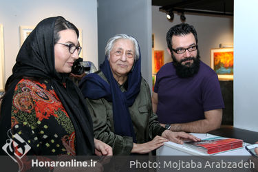 نمایشگاه آثار شهرو خردمند در گالری آ