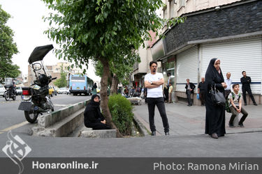 تعزیه خوانی در مقابل مجتمع فرهنگی هنری مهرسان