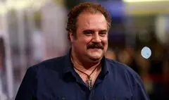 هومن برق‌نورد با «آن‌ها دروغ می‌گویند» به صحنه می‌آید