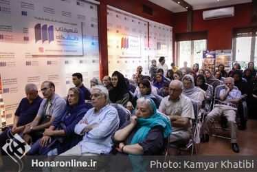 رونمايي از كتاب ليلي گلستان در شهر كتاب دانشگاه
