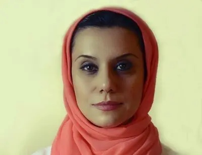 چالش‌های احساسی سه خواهر / روایت دلارا نوشین از نمایش "جنایات قلب" 