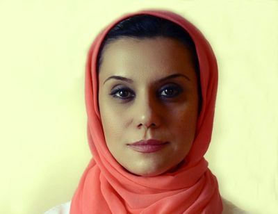 چالش‌های احساسی سه خواهر / روایت دلارا نوشین از نمایش "جنایات قلب" 