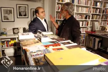 كتابگردي اهالي فرهنگ و هنر در شهركتاب فرشته