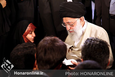 دیدار جمعی از شاعران و اهالی فرهنگ و ادب با رهبر معظم انقلاب