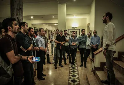 افتتاح یک نمایش در کنار "هفت‌ چنار" عباس کیارستمی