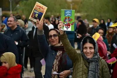 پیاده‌روی کتاب‌خوان‌های شیرازی در "پا به پای کتاب" 