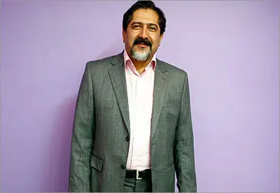 حسام‌الدین سراج در کرمانشاه می‌خواند