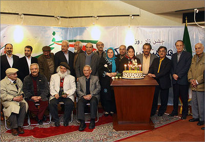  هنرمندان بهمنی تولد گرفتند / برج آزادی میزبان حسن ریاحی، قباد شیوا، ناصر آقایی و... شد