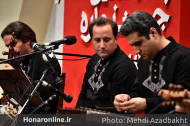 کنسرت گروه خنیاگران در سی و پنجمین جشنواره موسیقی فجر