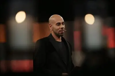ارشا اقدسی و مردی که از کویر ریگزار جن گذشت
