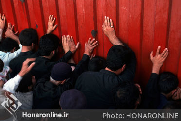 تشییع‌ امام خمینی (ره) به‌ روایت عکاس فرانسوی