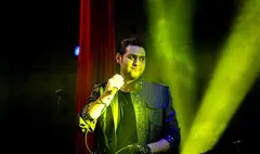 کنسرت موسیقی پاپ «مهدی‌مدرس» در فرهنگ سرای نیاوران