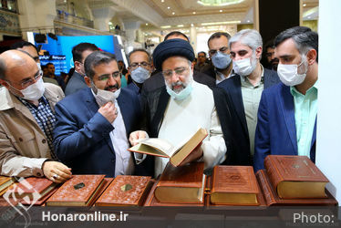 بازدید رئیس جمهوری از سی و سومین نمایشگاه بین‌المللی کتاب تهران