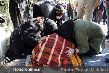 تشییع پیکر «پروین بهمنی» مادر لالایی ایران