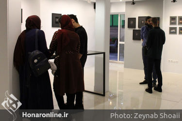 نمایشگاه نقاشی آیدا روزبیانی در فضای هنری هم‌رس